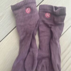 LULULEMON logo socks.